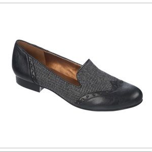 Tweed Wingtip Oxford loafer